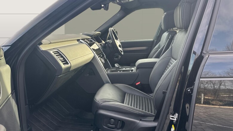 Land Rover Discovery 3.0 D300 Dynamic HSE 5dr Auto Diesel Station Wagon